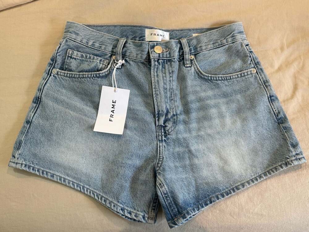NWT FRAME Le Super High denim shorts, size 28